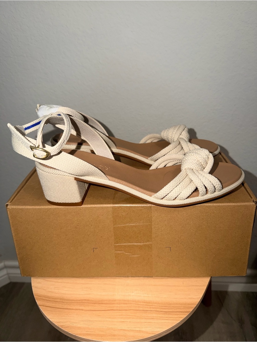 NIB! Rothys The Knot Sandal in Cream Size 8 - Picture 7 of 10